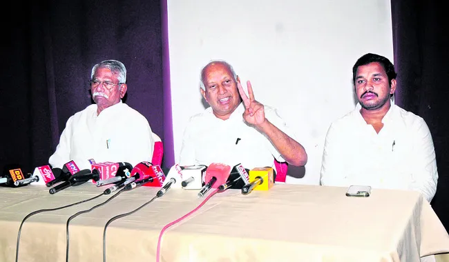 అప్పుల మాఫీలో లక్ష కోట్ల అవినీతి 