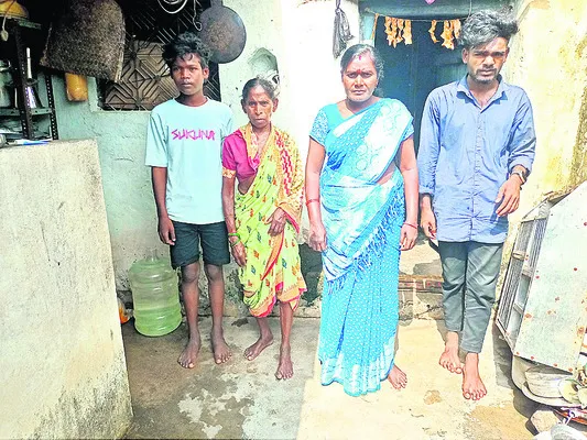 మొగిలిపేటలో కుల బహిష్కరణ