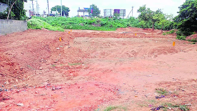 ప్రస్తుత ఎమ్మెల్యే  పర్యవేక్షణ శూన్యం
