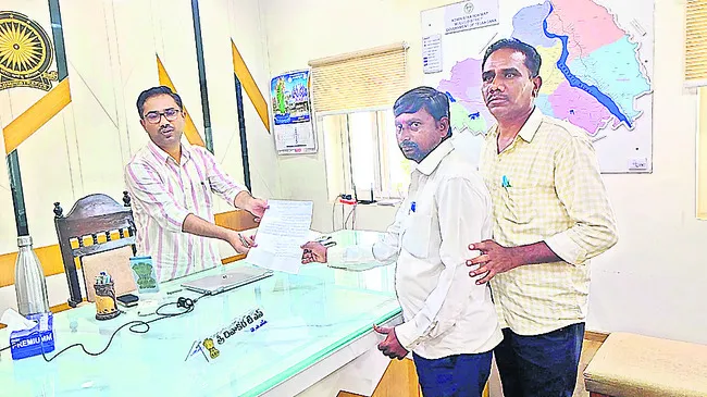 జీపీ కార్మికుల వేతనాలు విడుదల చేయాలి
