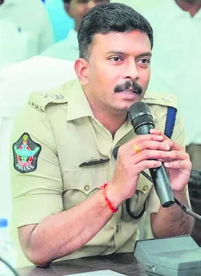 భారీ వర్షాలకు ప్రజలు అప్రమత్తంగా ఉండాలి 