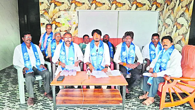 గౌడ్‌గా కులధ్రువీకరణ పత్రం అందించాలి 