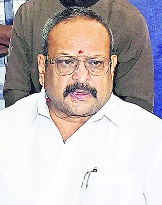 బాలకృష్ణకు రాజకీయ పరిజ్ఞానం శూన్యం