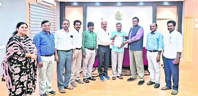 కేయూ స్టూడెంట్స్‌ అఫైర్స్‌ డీన్‌గా ఇస్తారి 
