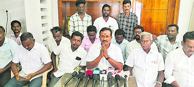 ఎమ్మెల్యేలకి  బ్రీత్‌ అనలైజర్‌ టెస్ట్‌ చేయాలి
