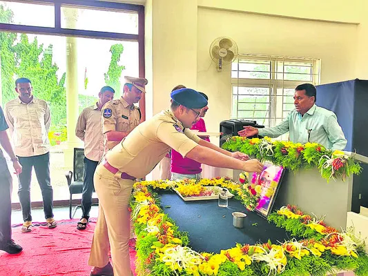తెలంగాణకు గర్వకారణం బాపూజీ