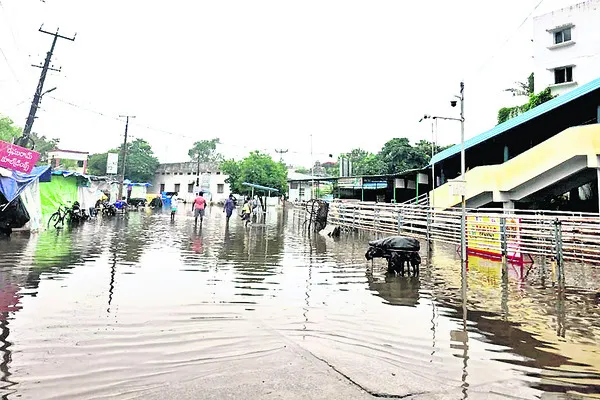 గోదావరి తగ్గుముఖం