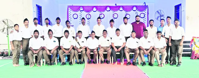 అందరూ నియమాలు పాటించాలి 