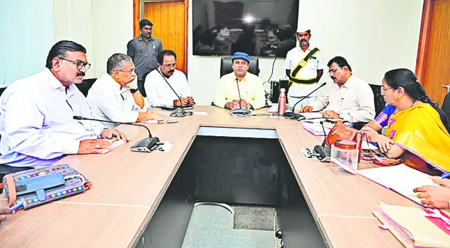 నిబంధనల ప్రకారం రిజర్వేషన్లు