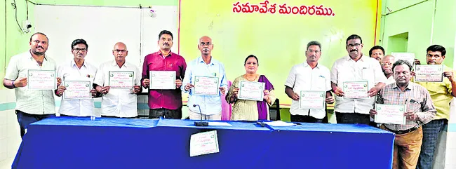 తగ్గిన ధరల ప్రకారం మందులు విక్రయించాలి 