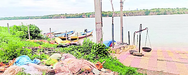కృష్ణానదిలో పెరిగిన వరద 