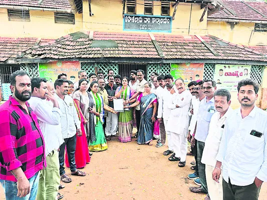 ఇంకెంత కాలం రైతులు రోడ్డెక్కాలి..? 