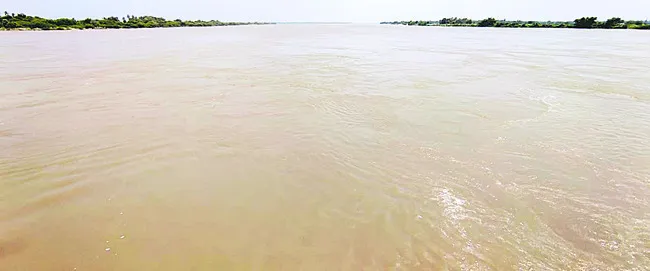 నిండుకుండలా కృష్ణమ్మ 