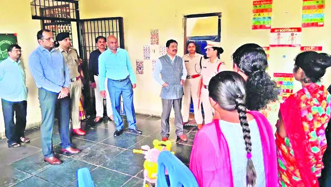 జైలును సందర్శించిన బోర్డు ఆఫ్‌ విజిటర్స్‌ బృందం 