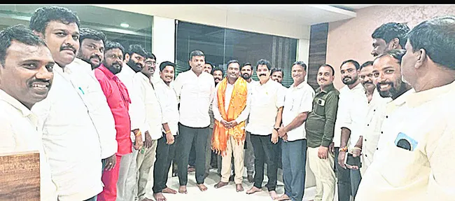 బొడ్డేడను సత్కరించిన పార్టీ నేతలు 