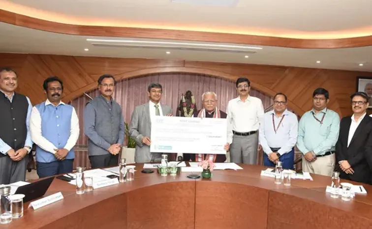 NTPC Pays Rs 3248 Crore Dividend to Govt for FY25