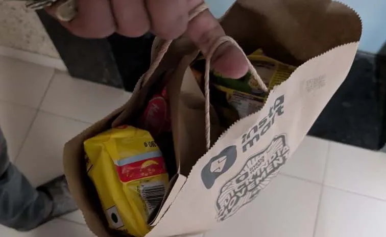 Customer Receives Maggi And Snacks Instead Of Silver Coins From Swiggy Company Responds Know the Details