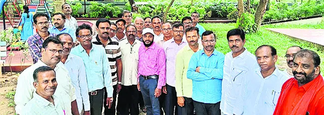 ఎంటీఎస్‌ ఉపాధ్యాయులను రెగ్యులర్‌ చేయాలి 