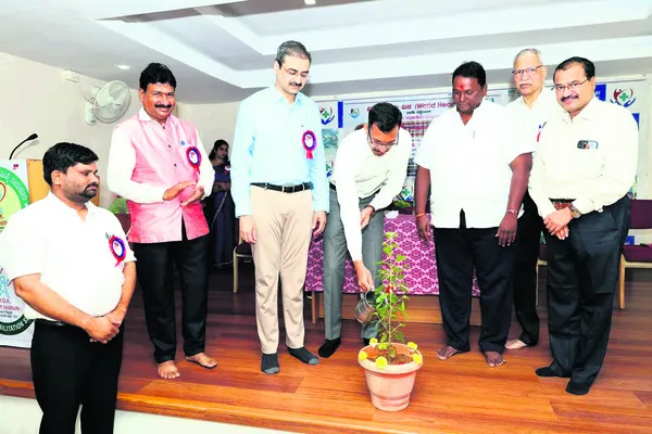 వైద్య శిబిరానికి స్పందన 
