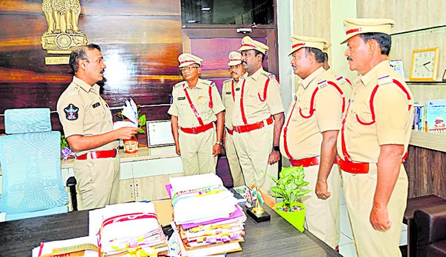 ఆరుగురికి ఏఎస్‌ఐలుగా ఉద్యోగోన్నతి 
