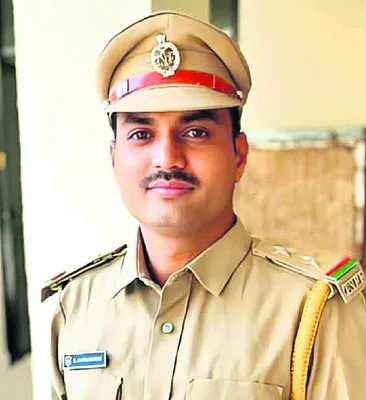 ఎకై ్సజ్‌ ఎస్సై నుంచి డీటీగా..
