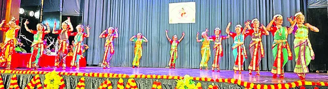 సమ్మోహనం.. కూచిపూడి నృత్య విన్యాసం 