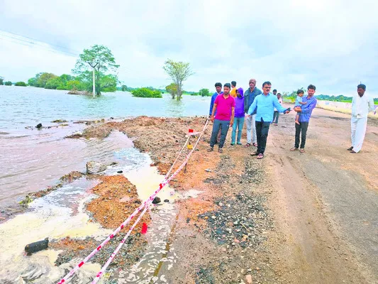 ముంపుప్రాంతాల పరిశీలన 
