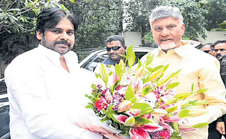 Chiranjeevi Fans Dissatisfaction and Kapu community against Pawan Kalyan