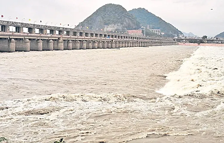 Cost of retaining wall at Prakasam Barrage doubles