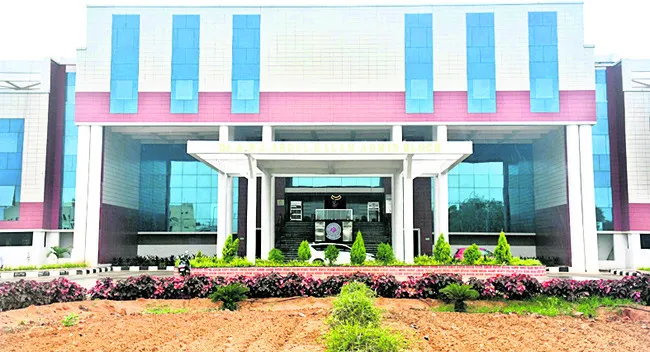 అవుట్ సోర్సింగ్.. ఏజెన్సీపరం