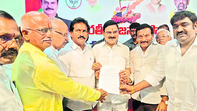 నరసాపురంలో కలెక్టరేట్‌కు వ్యతిరేకం కాదు 