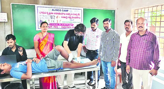 దివ్యాంగులకు ఉపకరణాలు అందిస్తాం