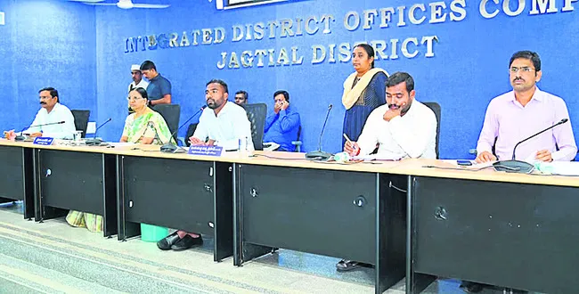 ఇందిరమ్మ ఇళ్ల నిర్మాణం వేగవంతం చేయాలి