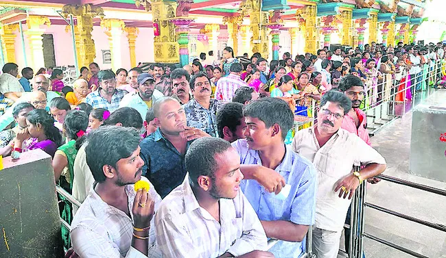 మద్ది క్షేత్రానికి పోటెత్తిన భక్తజనం