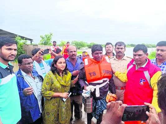 బాధితులకు భరోసాగా కిరణ్మయి..