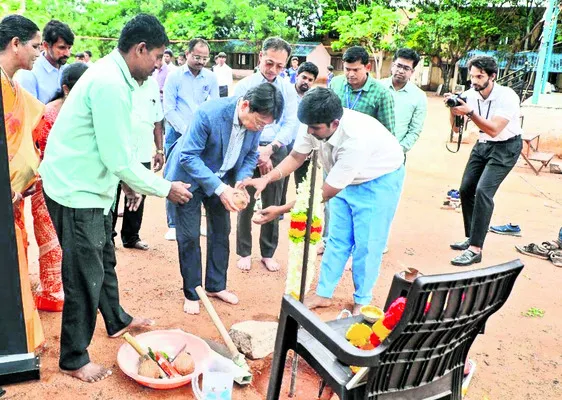 విద్యార్థుల సమగ్రాభివృద్ధికి కియా చేయూత