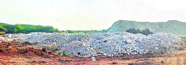 చెలరేగిపోతూ..