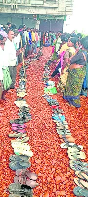 ● తప్పని యూరియా పాట్లు