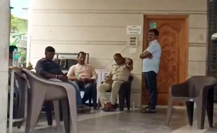 Sit Searches Ysrcp Leader Chevireddy Bhaskar Reddy House