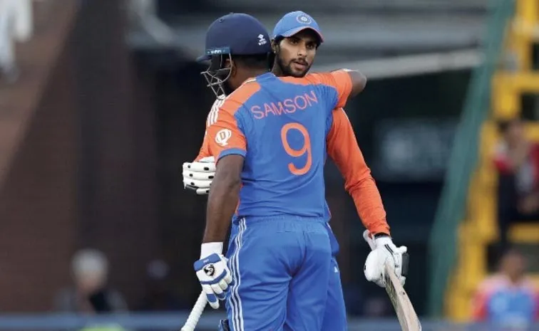 Asia Cup 2025: ‘తిలక్‌ వద్దు.. సంజూ శాంసన్‌ను ఆడించండి’