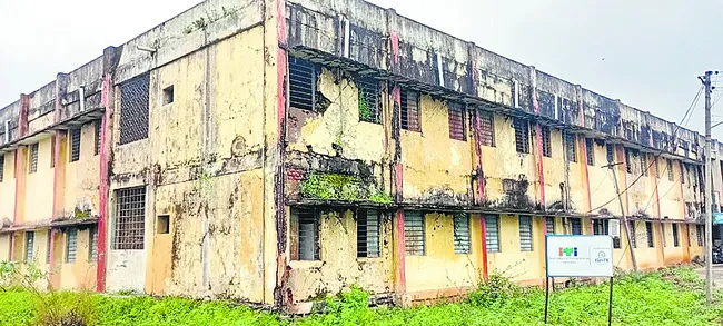 ప్రవేశాలు ఫుల్‌.. వసతులు నిల్‌