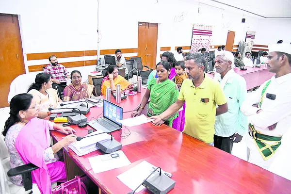 బాధితులకు భరోసా కల్పించాలి