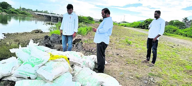 చెత్త కుప్పల్లో ఫోర్టిఫైడ్‌ రైస్‌