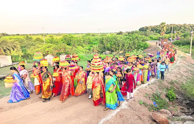పూలతో ప్రకృతిని పూజించే గొప్ప పండుగ..