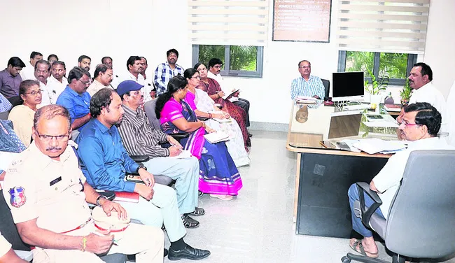 అడిగిన సమాచారం ఇవ్వడం బాధ్యత 