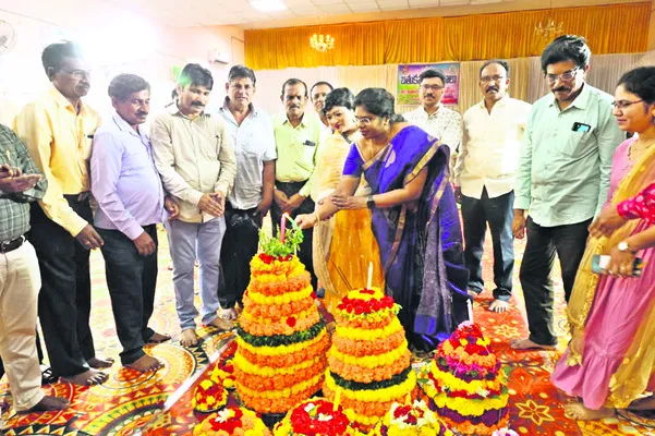 ఘనంగా బతుకమ్మ సంబరాలు 