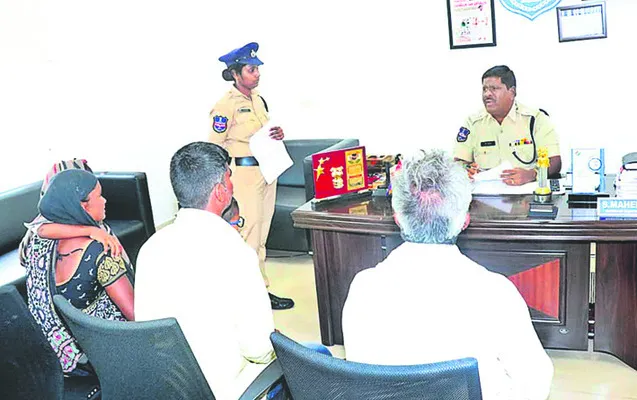 సమస్యలుంటే నేరుగా సంప్రదించాలి