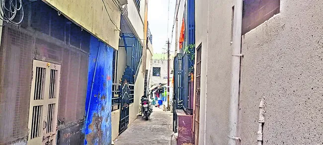 అమ్మకం లేదు.. అంతా జీఎస్టీ ఆమ్యామ్యా!