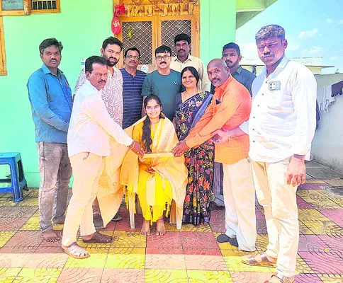   ఎకై ్సజ్‌ ఎస్సై నుంచి ఎంపీడీవో వరకు.. 
