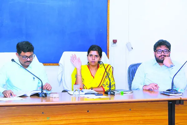 మోగిన స్థానిక నగారా